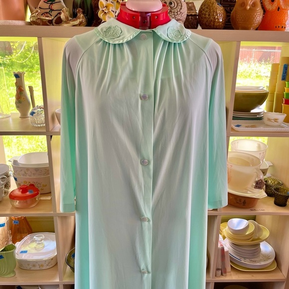 VINTAGE Nightgown and Robe Set - Picture 3 of 16